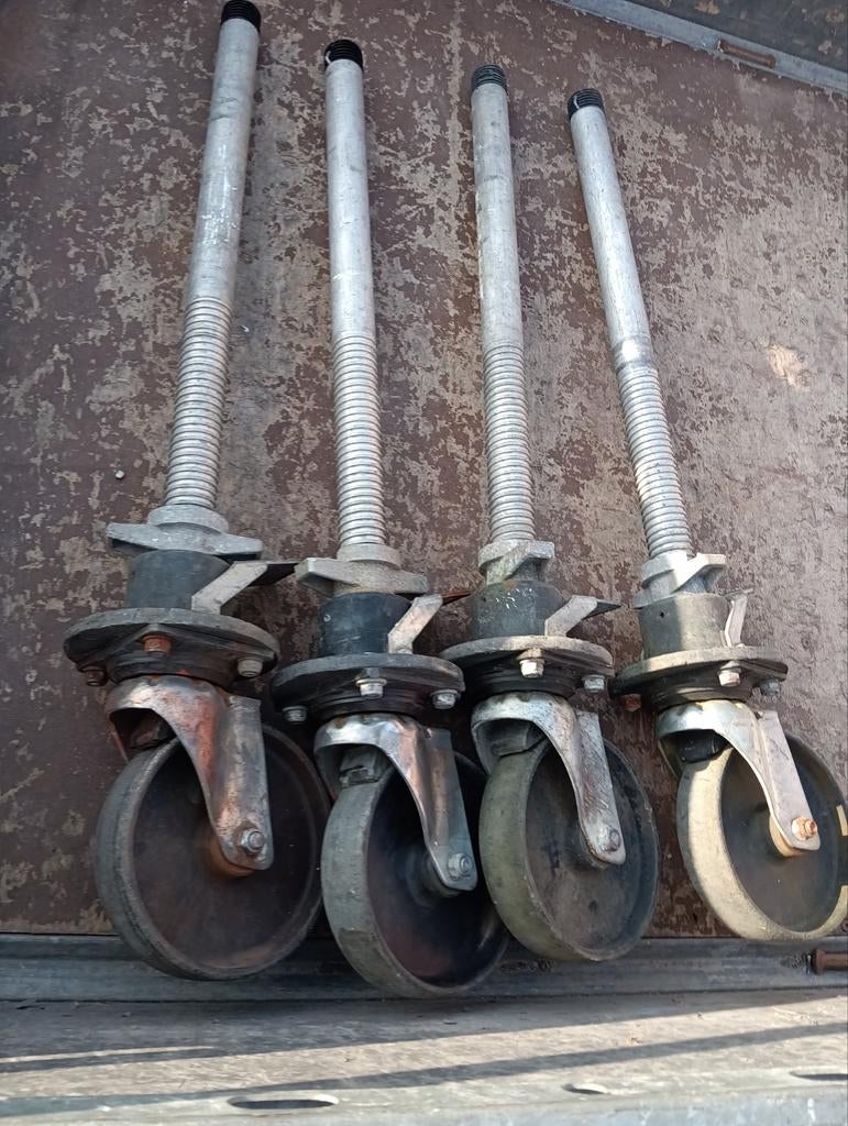 Altrex Professional Steigerwielen met spindel (4 stuks), Ophalen of Verzenden, Gebruikt, Rolsteiger of Kamersteiger, Minder dan 2 meter