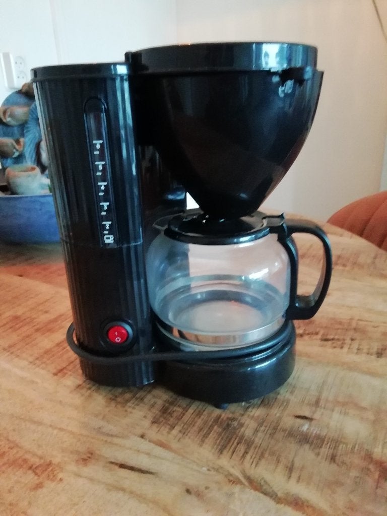 Kleine koffie filter zet apparaat en electrische blik opener, Ophalen, Zo goed als nieuw, Koffiemachine, Gemalen koffie