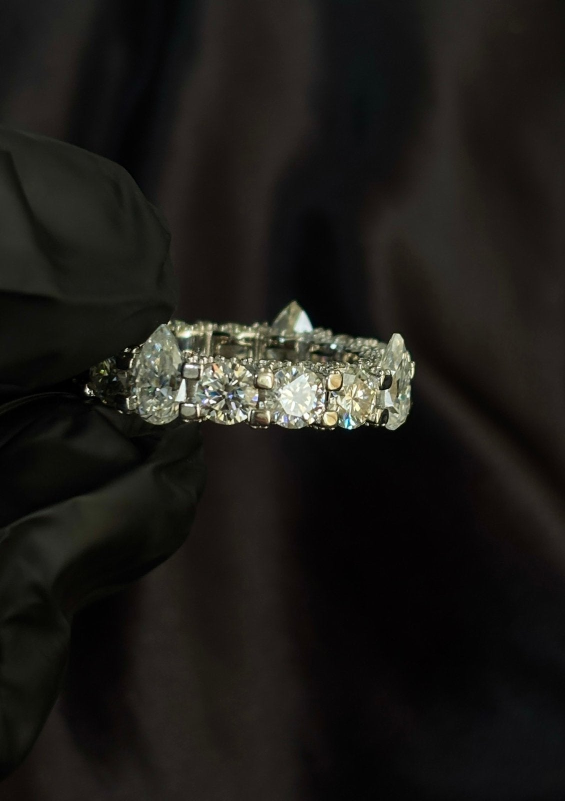 Big Pointer Pear Cut Eternity Ring – 925 Silver Moissanite, 19 tot 20, Ophalen of Verzenden, Zo goed als nieuw, Dame of Heer