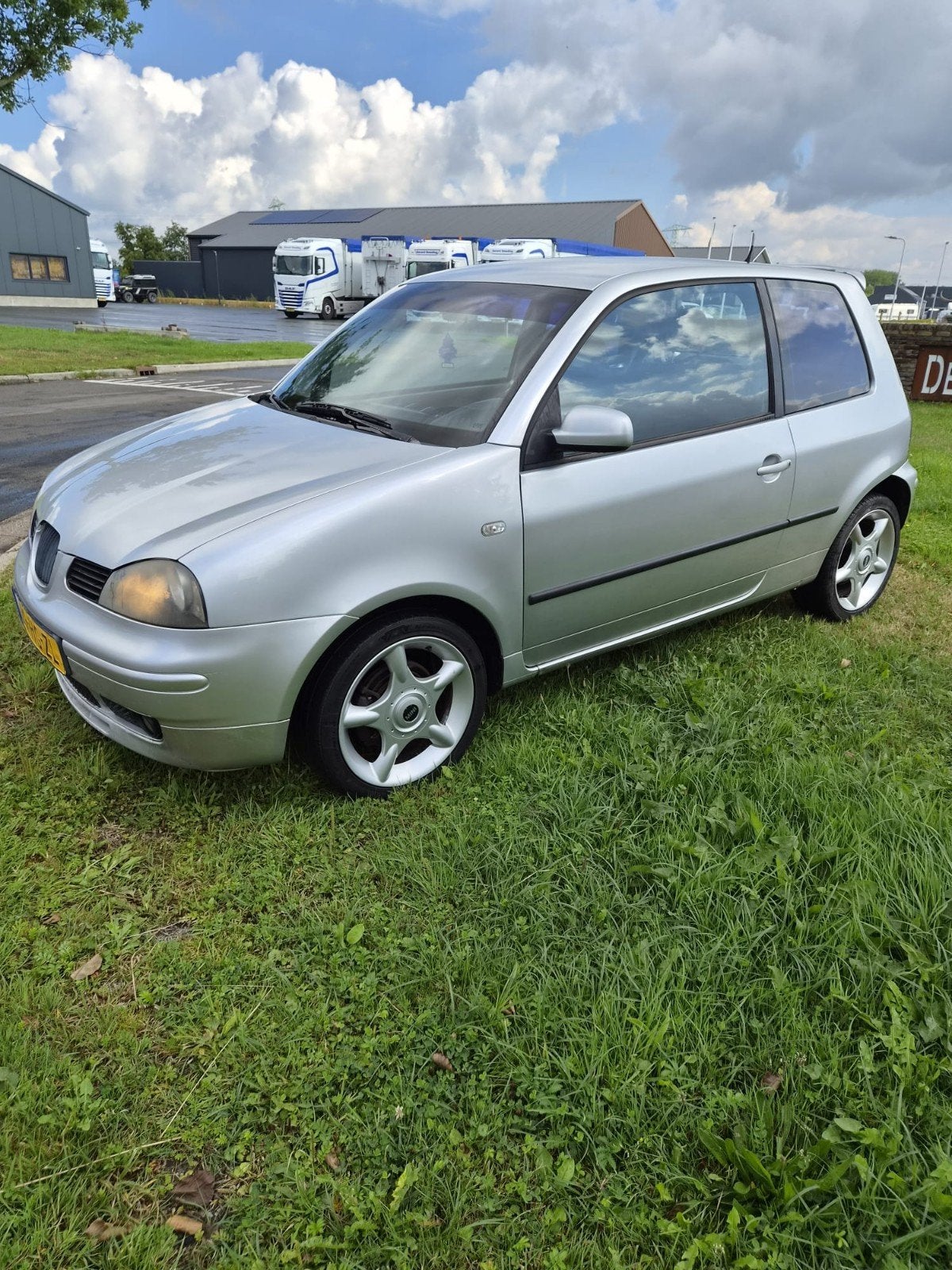 Seat Arosa 1.4 16V 74KW 2001 Grijs, Auto's, Voorwielaandrijving, 15 km/l, 4 stoelen, 100 pk
