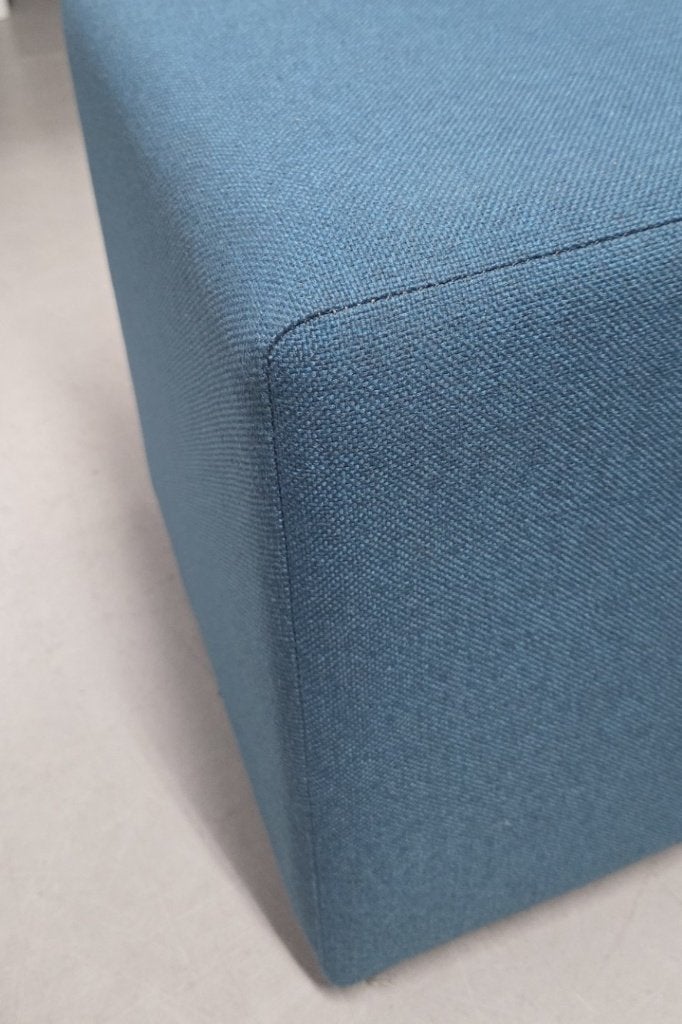 Vierkante poef hocker voetenbank blauw stof 40x40x45, Minder dan 50 cm, Vierkant, Minder dan 50 cm, Ophalen of Verzenden