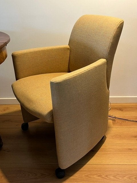 4 Leolux eetkamerstoelen, gele stof, Ophalen, Gebruikt, Overige kleuren, Modern klassiek
