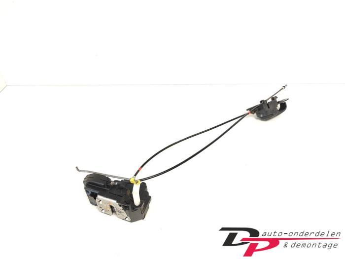 Deurslot Mechaniek 4Deurs links-voor van een Nissan Note