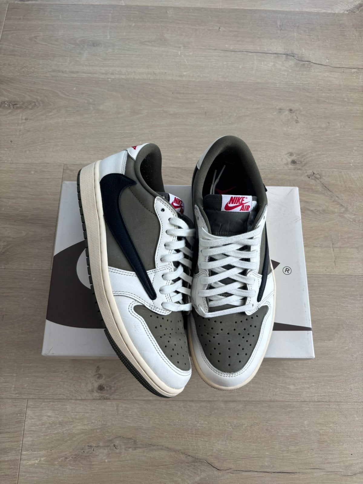 Jordan 1 Low Travis Scott Medium Olive, Kleding | Heren, Schoenen, Wit, Ophalen of Verzenden, Nike Air Jordan, Sneakers of Gympen