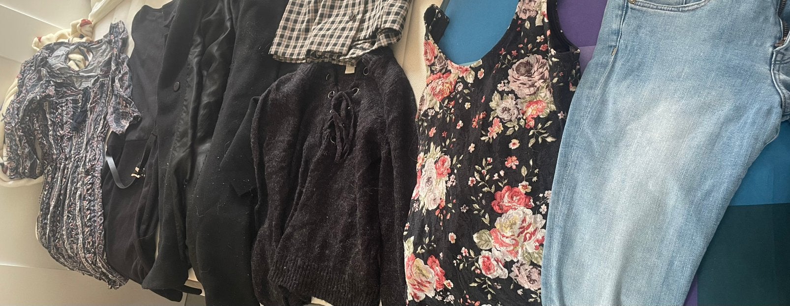 Volle tas met kleding ophalen, Ophalen, Zo goed als nieuw