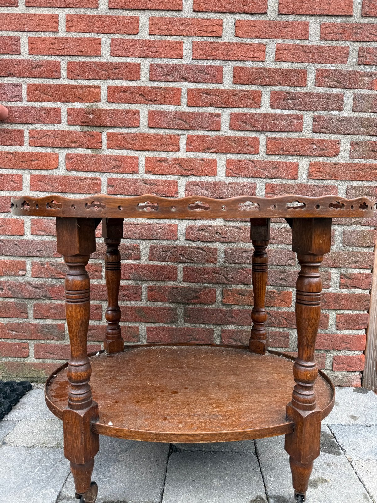 Antieke houten theetafel met wieltjes, Ophalen
