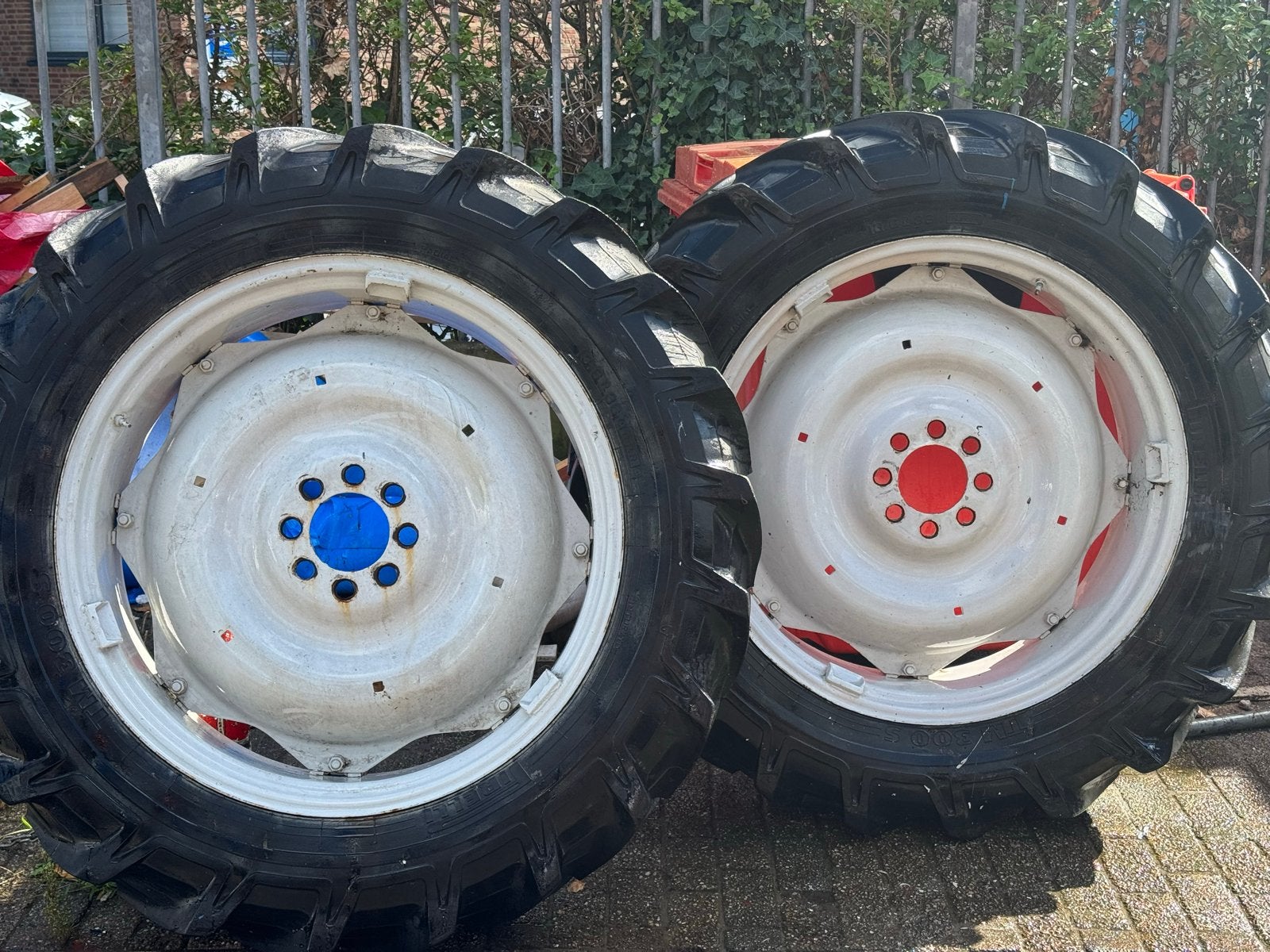 Set van 2 Pirelli TM300S landbouwbanden, maat 13.6R36, 6PR, Ophalen of Verzenden
