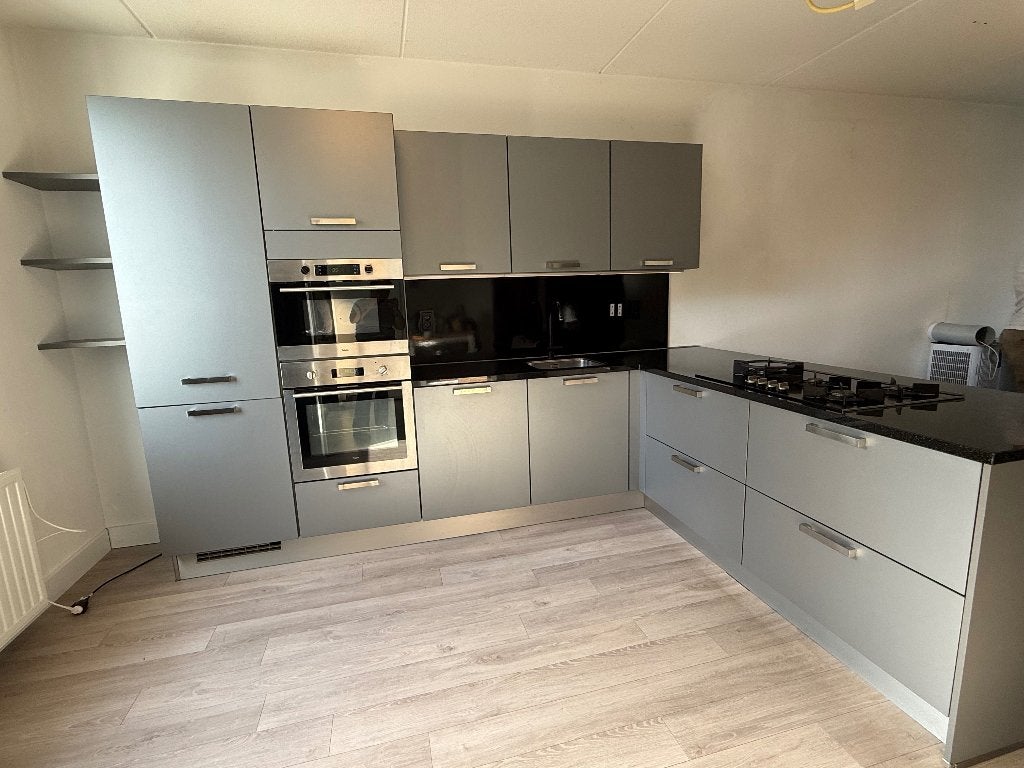 Mooie L-vormige keuken vaatwasser kookplaat oven magnetron, Ophalen, Gebruikt, Blauw, Hoekkeuken