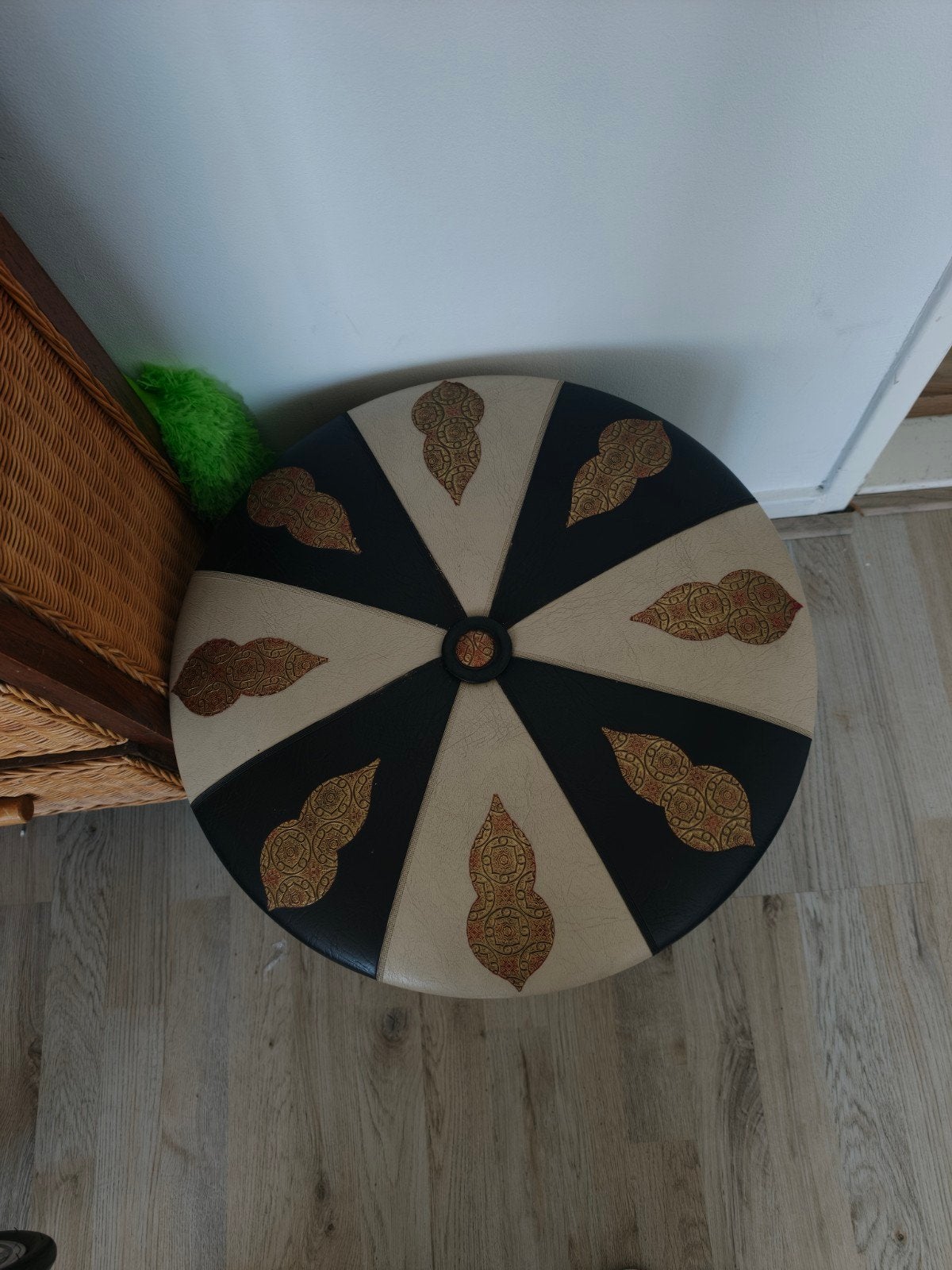 Decoratieve poef met opbergruimte, Ophalen, Minder dan 50 cm, Gebruikt, Rond