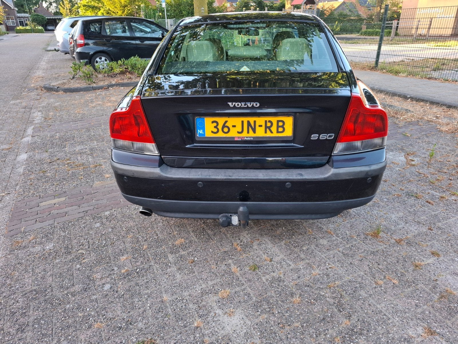 Volvo S60 2.3 T5 2002 Zwart, Auto's, Voorwielaandrijving, Beige, S60, Zwart