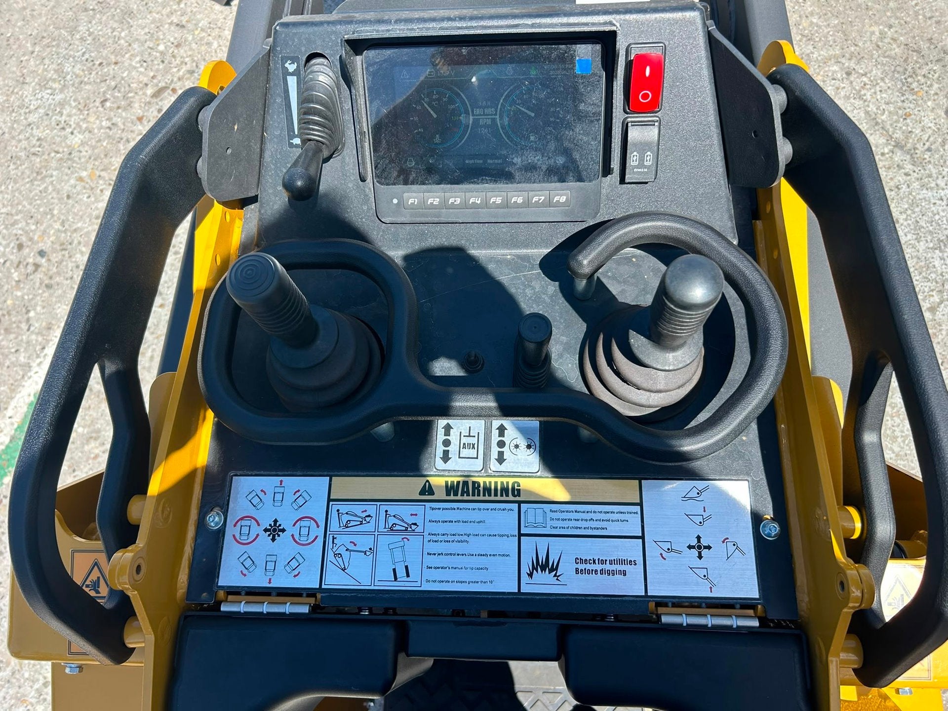 Eurotrac Sk10 skidsteer Skidsteer, Automaat, Gebruikt, Overige brandstoffen, Origineel Nederlands