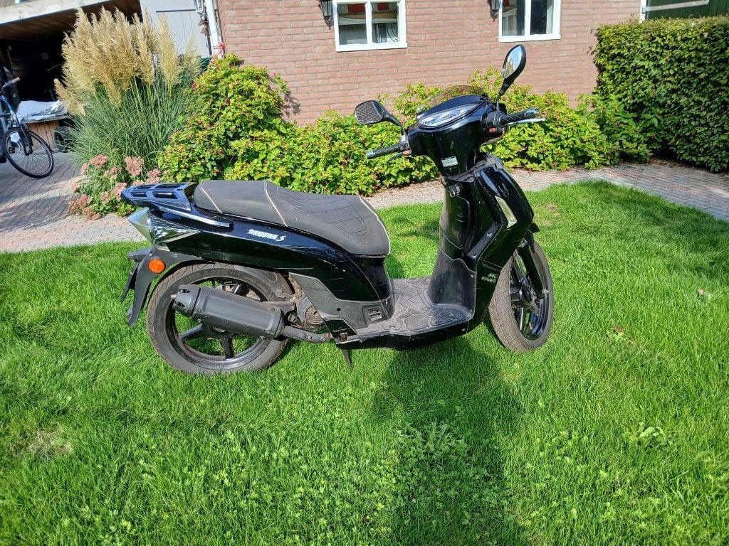 Scooter, Fietsen en Brommers, Ophalen, Gebruikt, Overige modellen, Maximaal 45 km/u