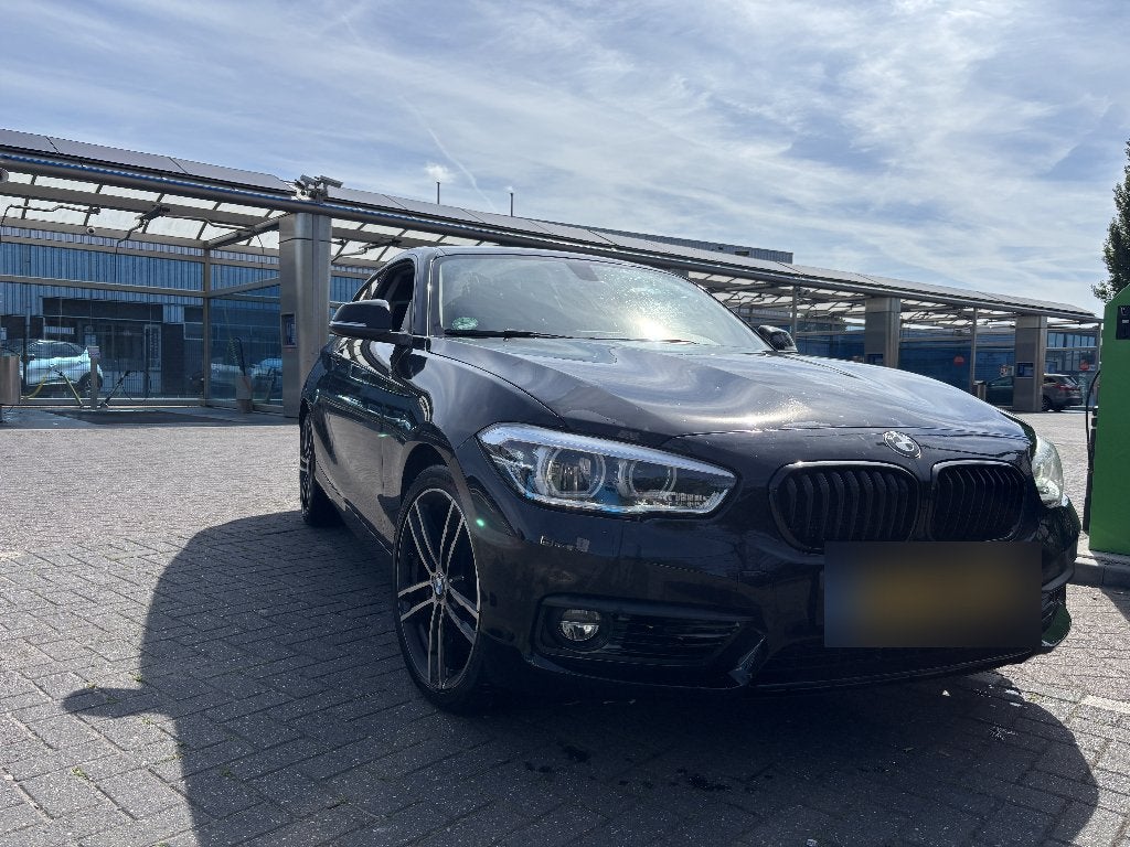BMW 1-Serie 118i 136pk Aut 2018 Zwart, Auto's, BMW, Zwart, 1290 kg, Zwart, Origineel Nederlands