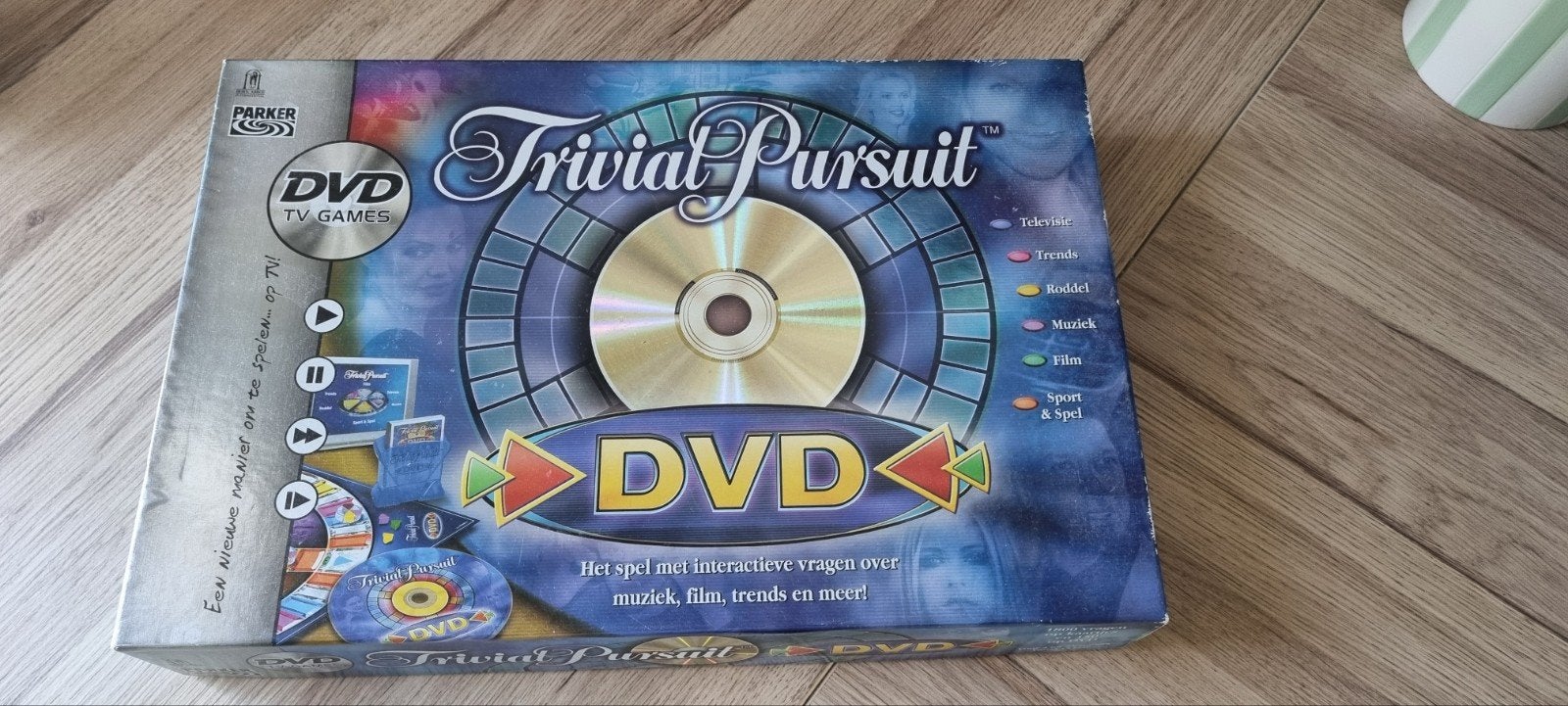 Trivial Pursuit DVD TV Games - Compleet Gezelschapsspel, Hobby en Vrije tijd, Drie of vier spelers, Ophalen, Gebruikt, Parker