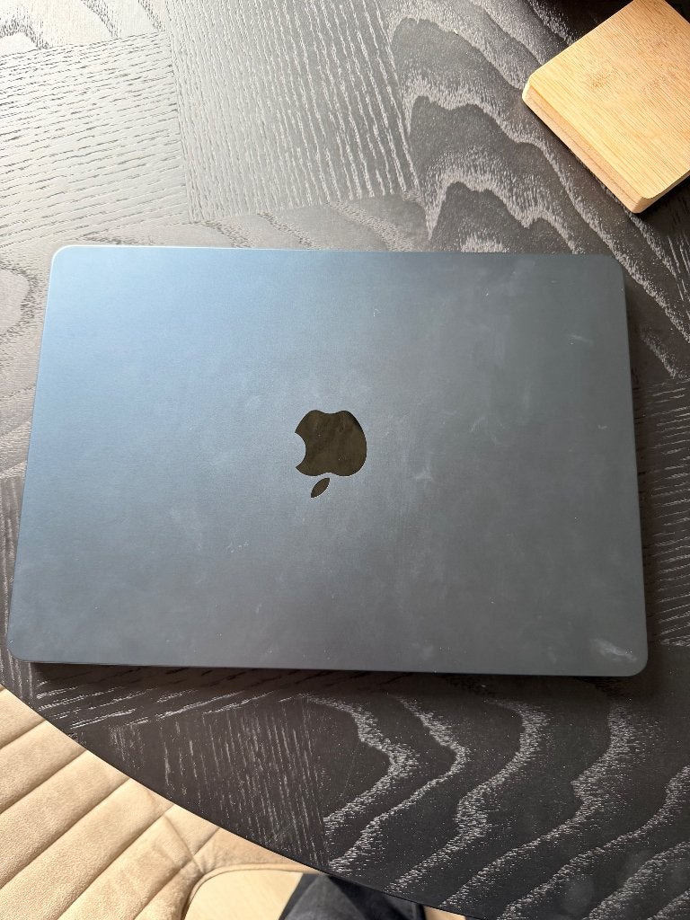 Macbook Air 2022 M2 (13.6 inch), 256 GB, Qwerty, 8 GB, 13 inch