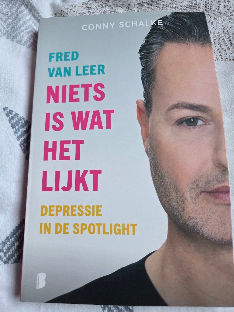 Niets is wat het lijkt - Fred van Leer, Ophalen of Verzenden, Zo goed als nieuw, Fred van Leer; Conny Schalke, Overige
