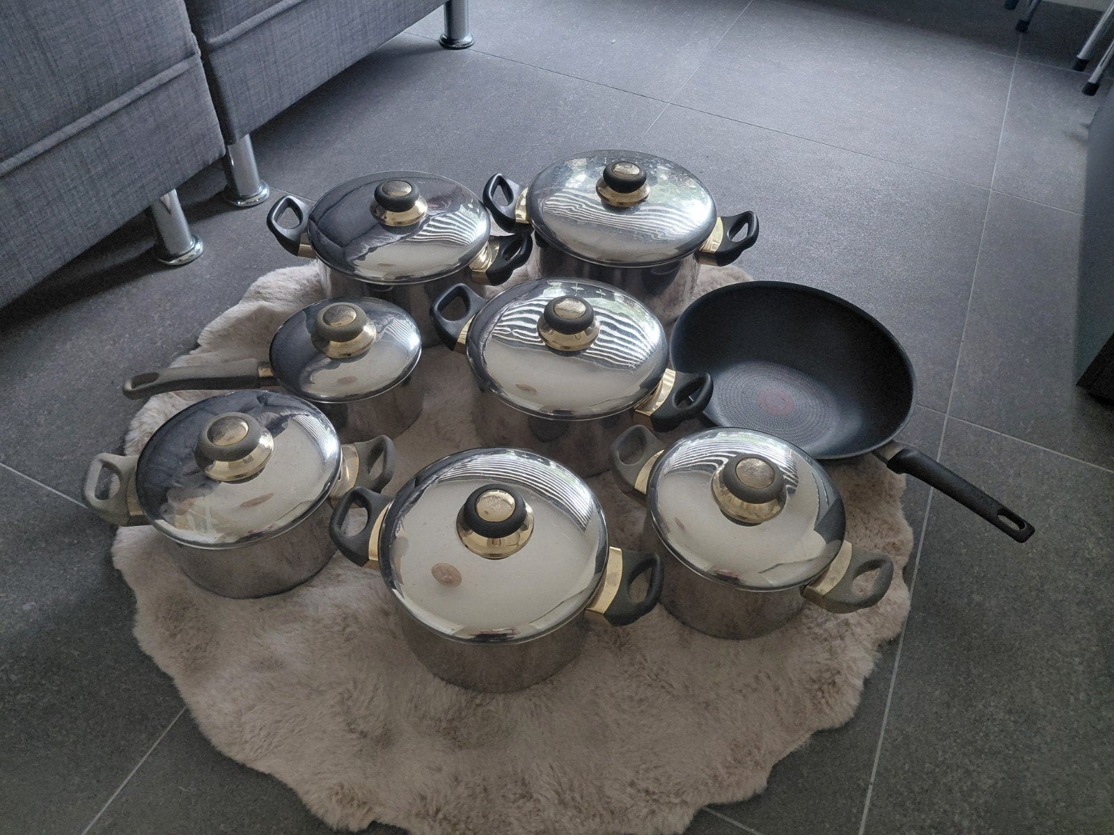 7 delige pannenset + wokpan BIEDEN, Ophalen, Rvs, Pannenset