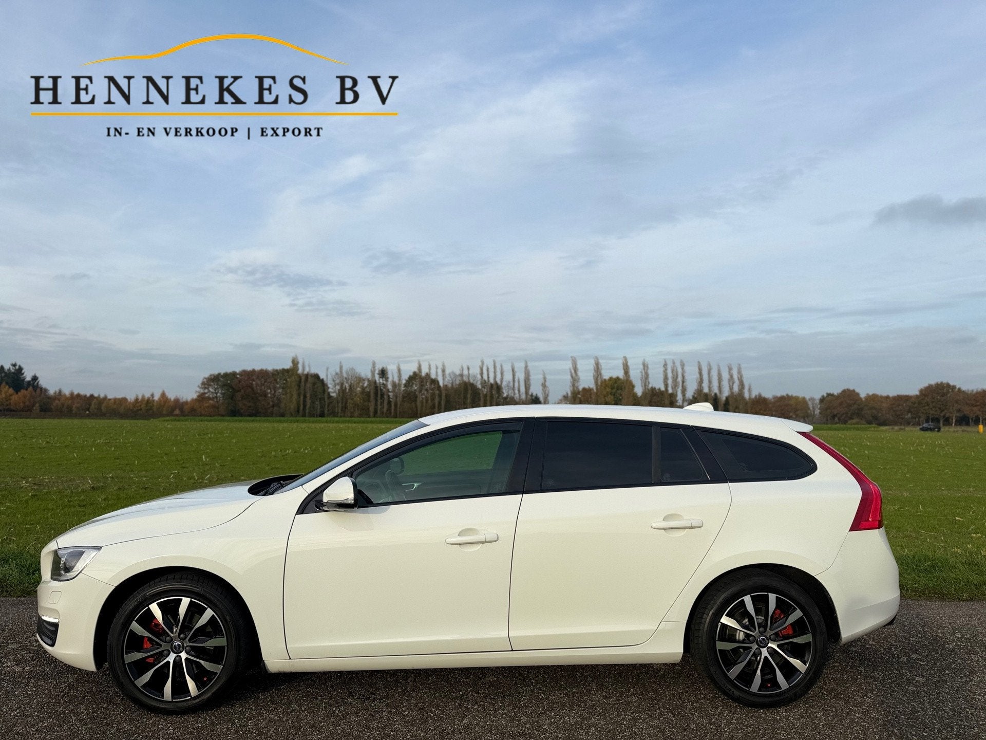 Volvo V60 2.0 T3 Polar+ Dynamic Xenon- Led, Auto's, Gebruikt, 4 cilinders, 1969 cc, Wit