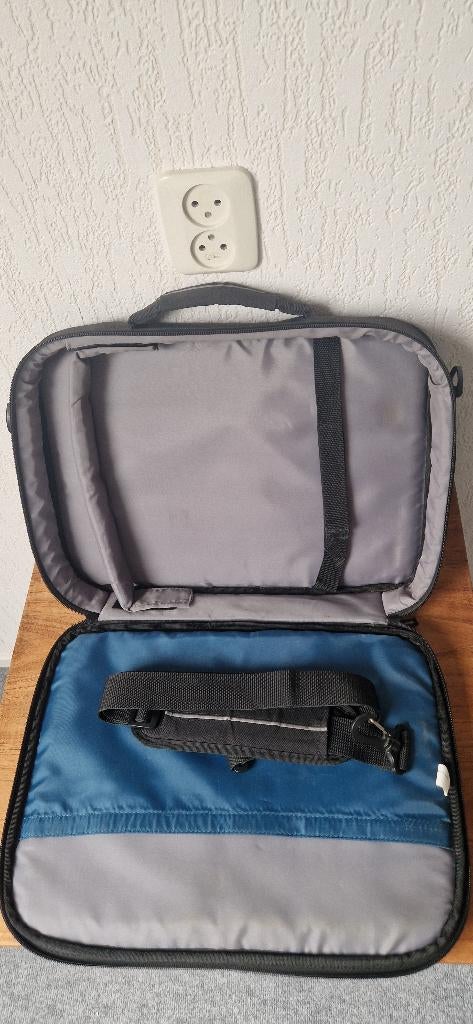 Case logic lab top tas zgan, Ophalen of Verzenden, Zo goed als nieuw