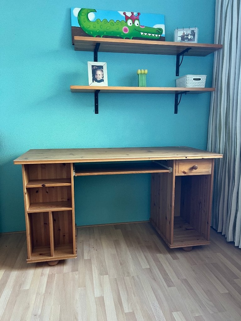 Mooi grenen bureau met twee muurplanken, Ophalen, Demontabel, Gebruikt, Hout