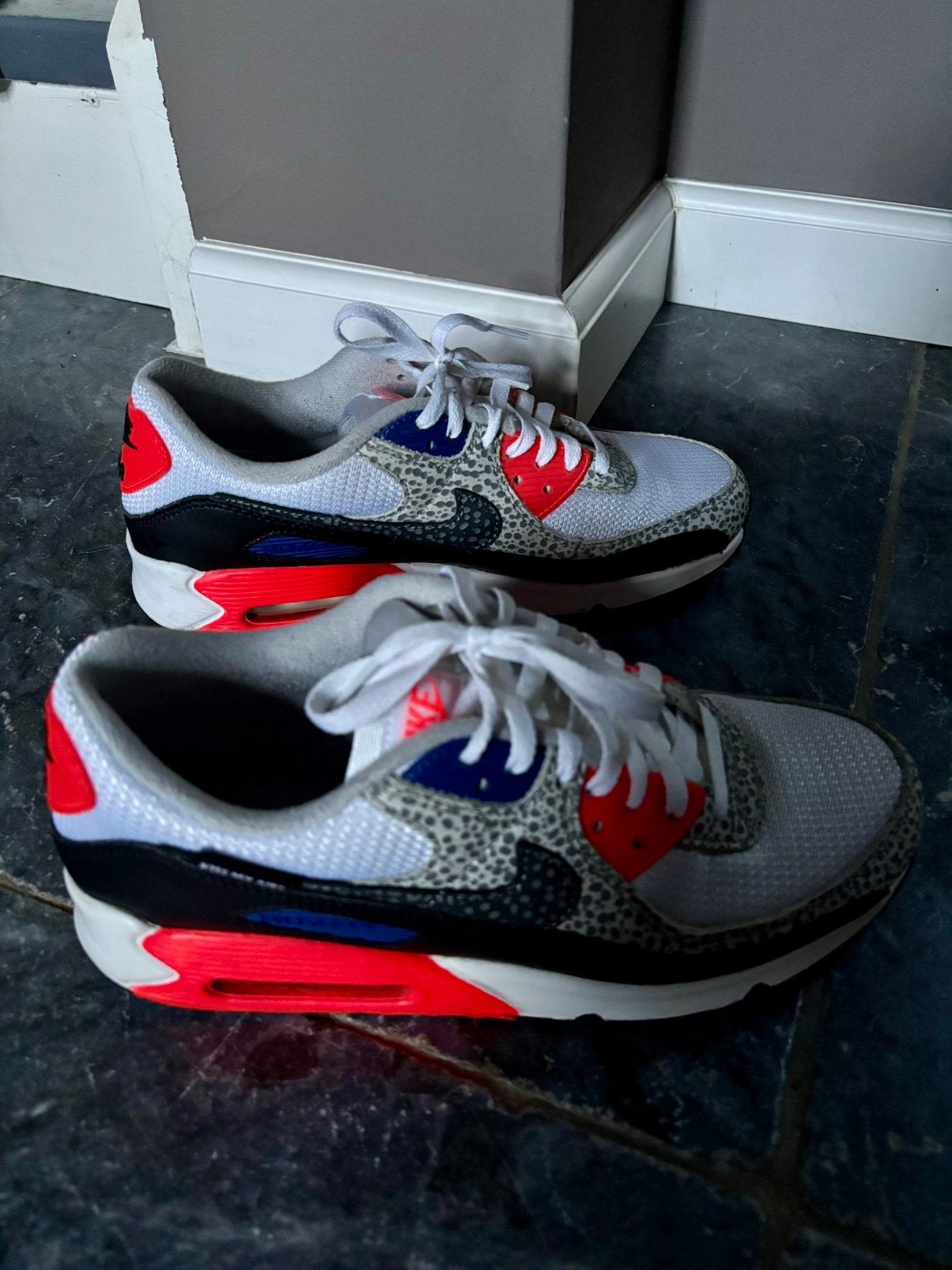 Nike Air Max 90 "Kiss My Airs" (Safari), Kleding | Heren, Schoenen, Overige kleuren, Ophalen of Verzenden, Sneakers of Gympen
