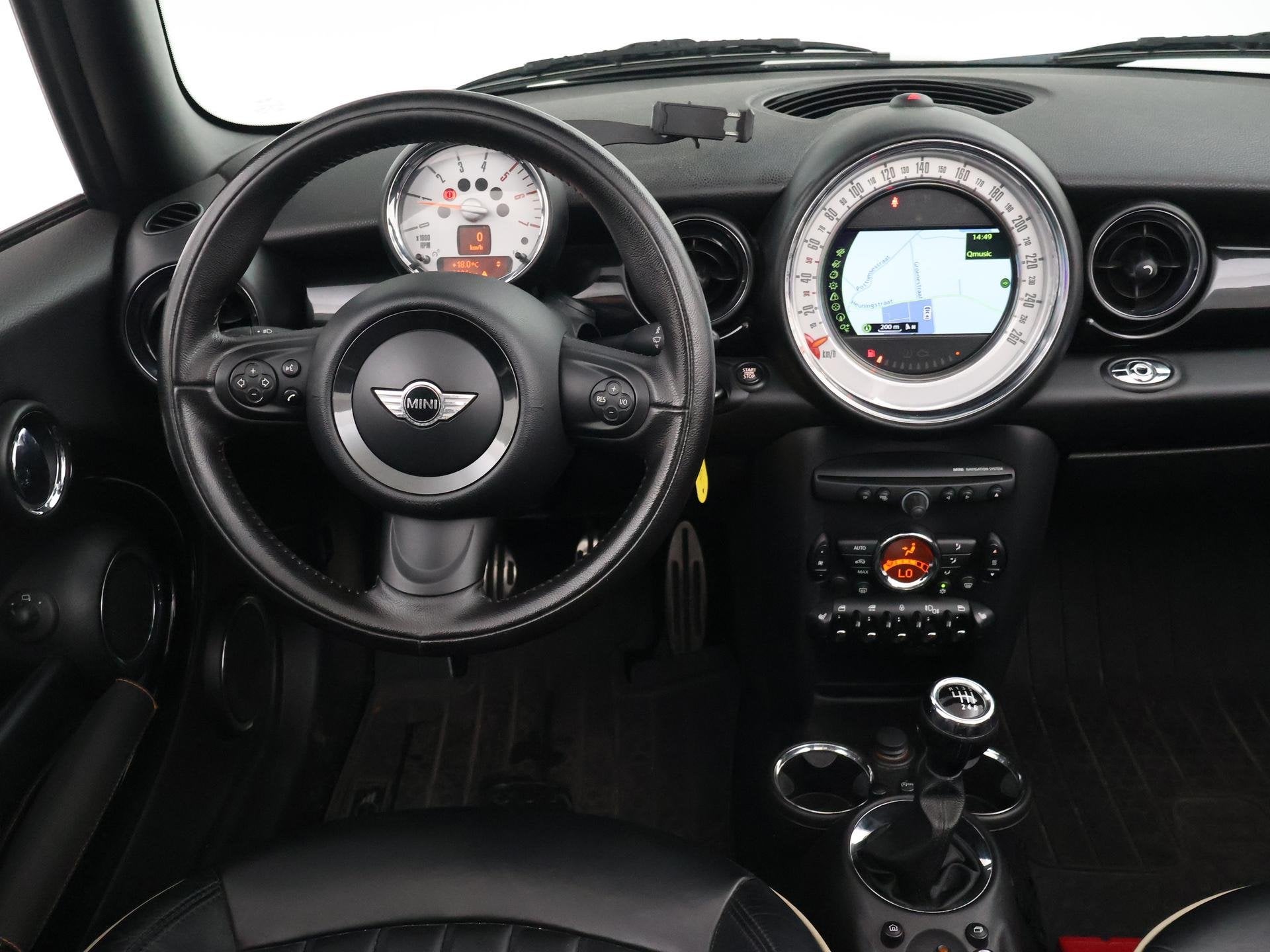 MINI Cabrio 2.0 SD 143 PK DIESEL CHILI + STOELVERW. | LEDER, Voorwielaandrijving, 1225 kg, Cabriolet, 4 stoelen