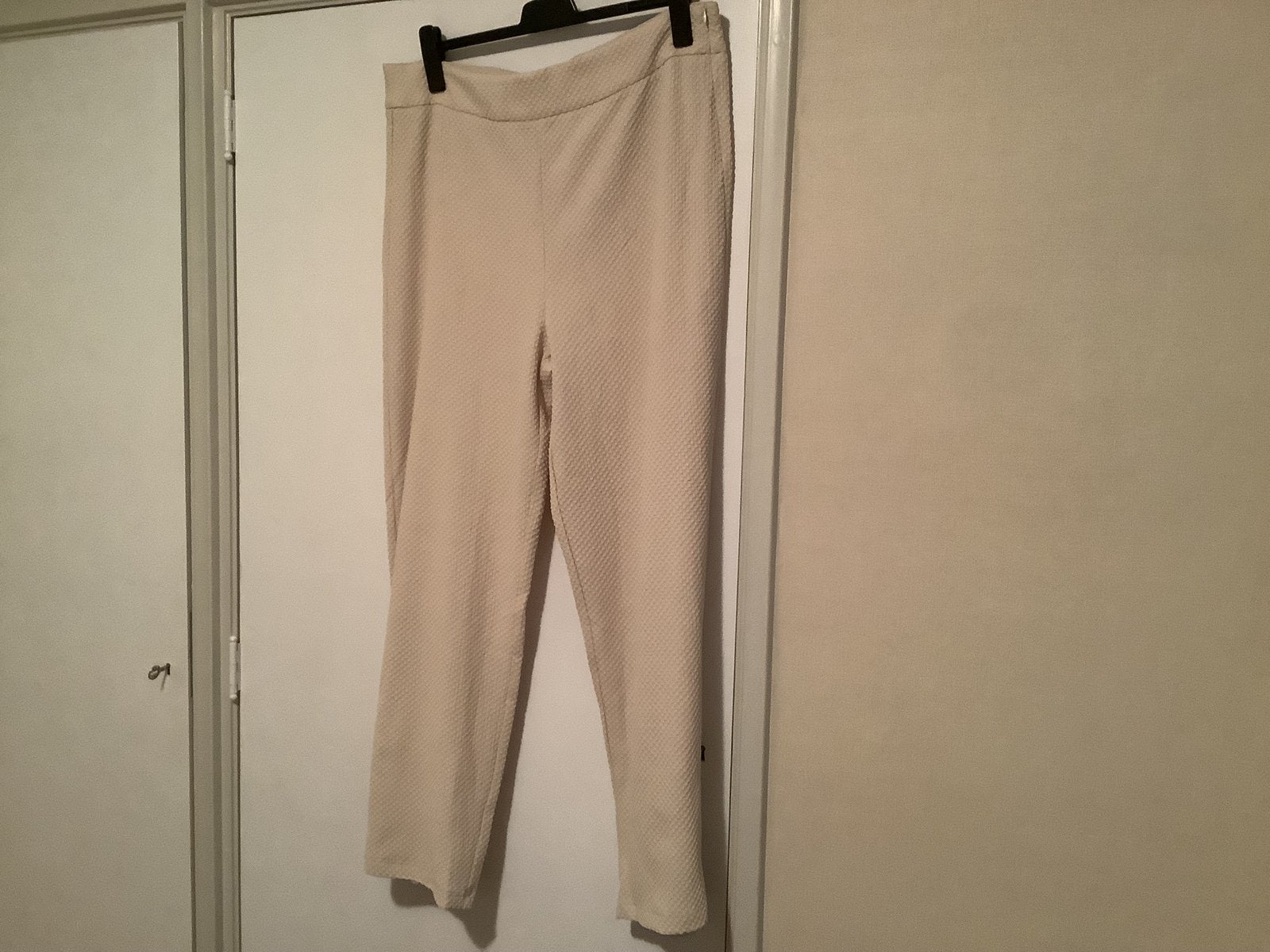 Nieuwe Norah broek met kaartje maat 46/48, Ophalen of Verzenden, Nieuw, Beige, Broek of Spijkerbroek