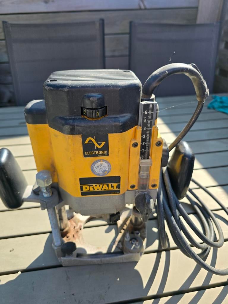 Bovenfrees DeWalt, Doe-het-zelf en Verbouw, Ophalen