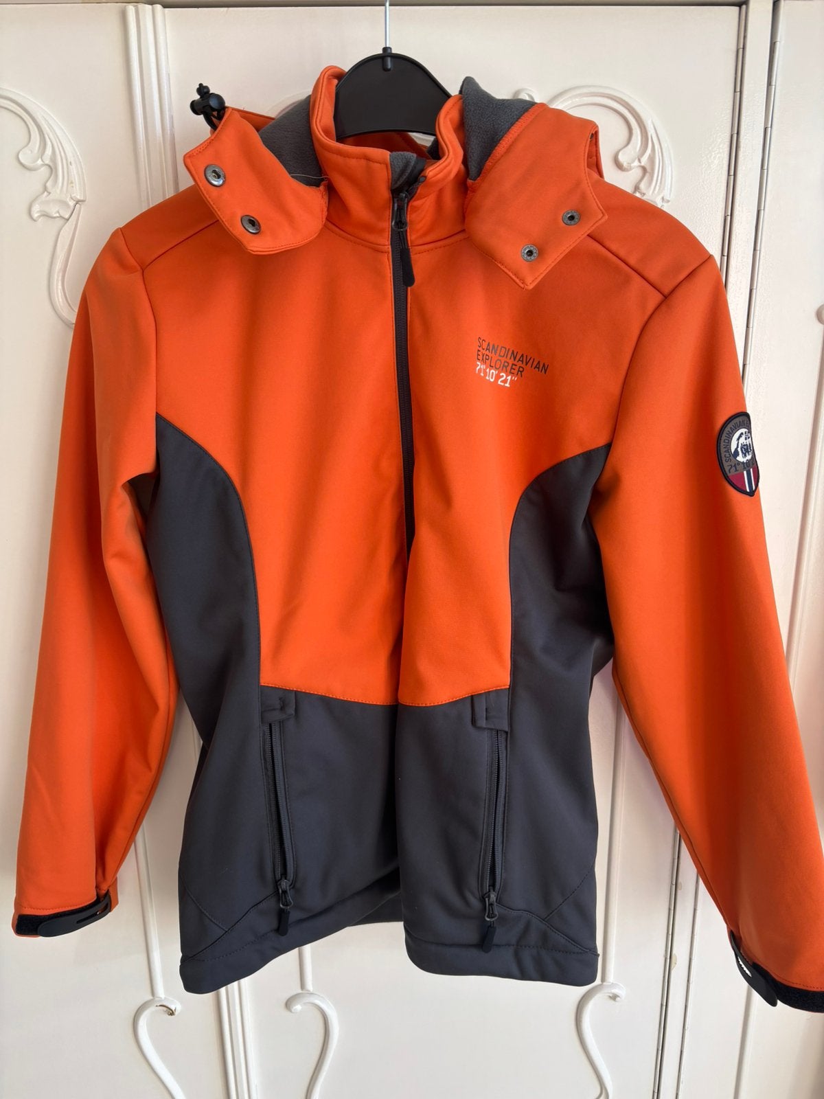 Nieuw outdoor wandel jas Scandinavian Explorer maat M 38, Ophalen of Verzenden, Nieuw, Maat 38/40 (M), Overige kleuren