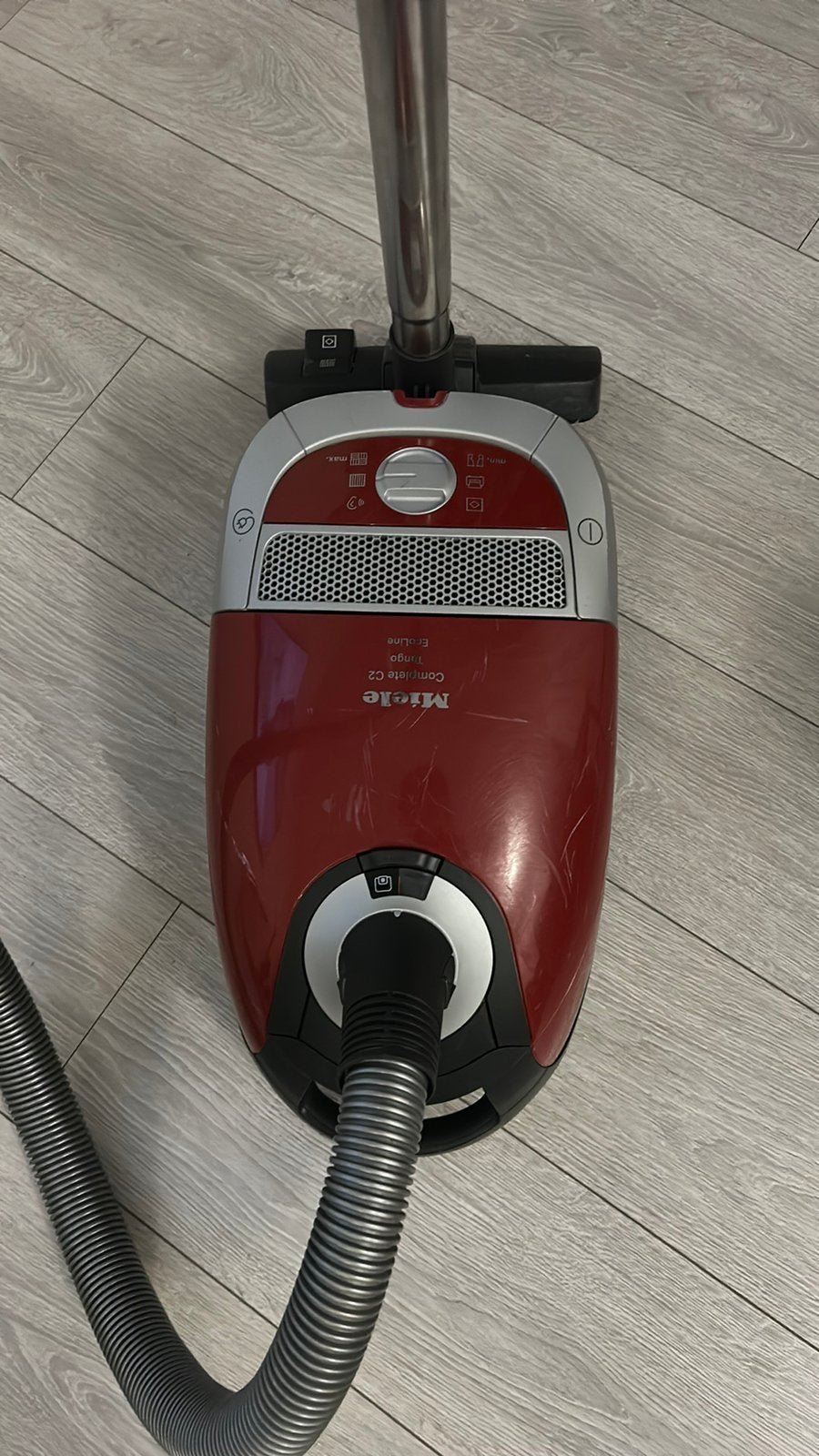 Ik verkoop tweedehands stofzuiger merk van Miele, Ophalen, Gebruikt, 2000 watt of meer