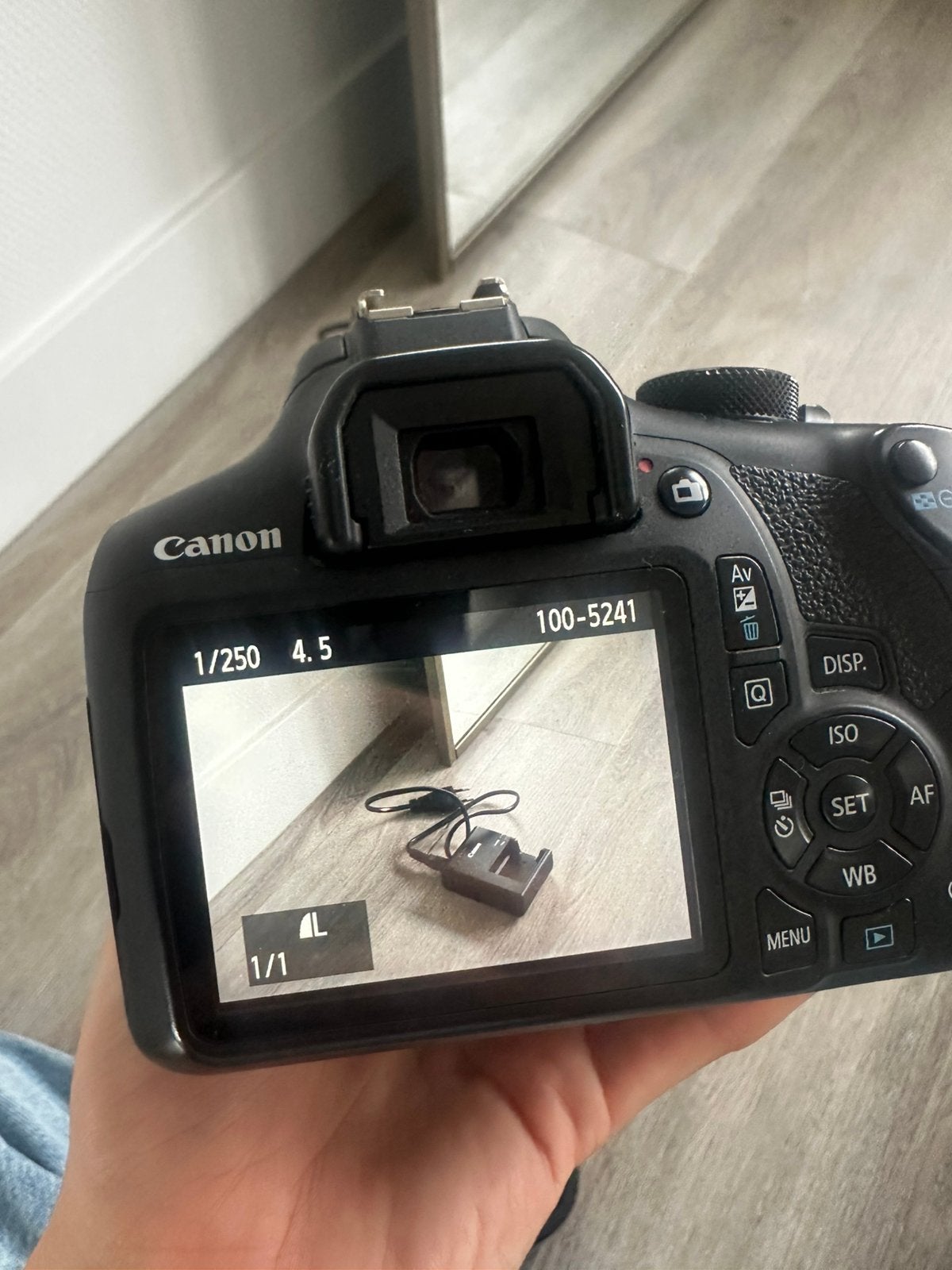 Foto 11 van Canon Eos 1300D/ lens EF-S 18-55 IS II