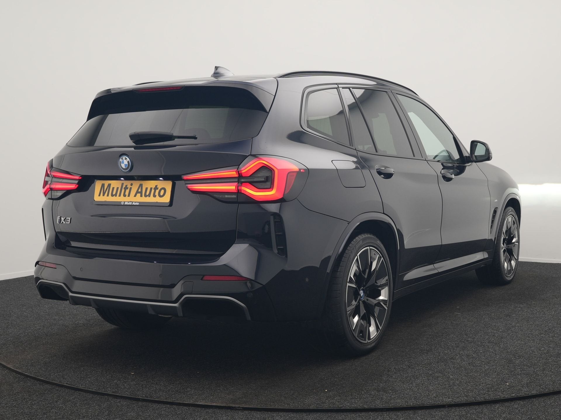 BMW iX3 M Sport High Executive 80 kWh 286pk Dealer O.H. SOH, Auto's, Achterwielaandrijving, Gebruikt, 750 kg, 80 kWh