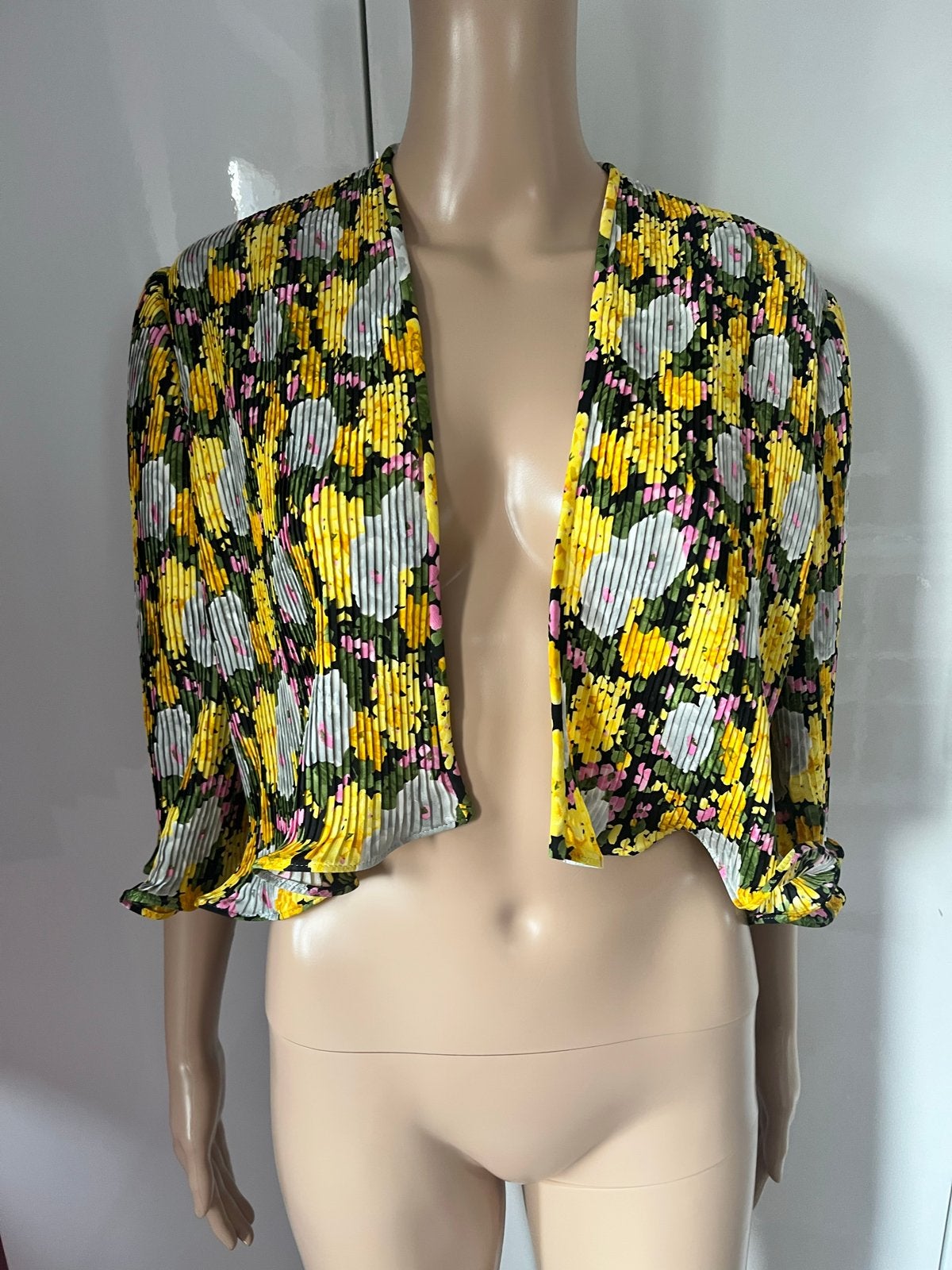Beatrice di Borbone plissé silk, Ophalen of Verzenden, Zo goed als nieuw, Maat 38/40 (M), Geel