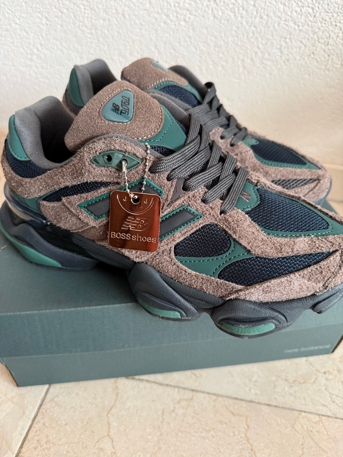 New Balance 9060 Sneakers - Bruin/Groen, Bruin, Nieuw, Ophalen of Verzenden, Sneakers of Gympen