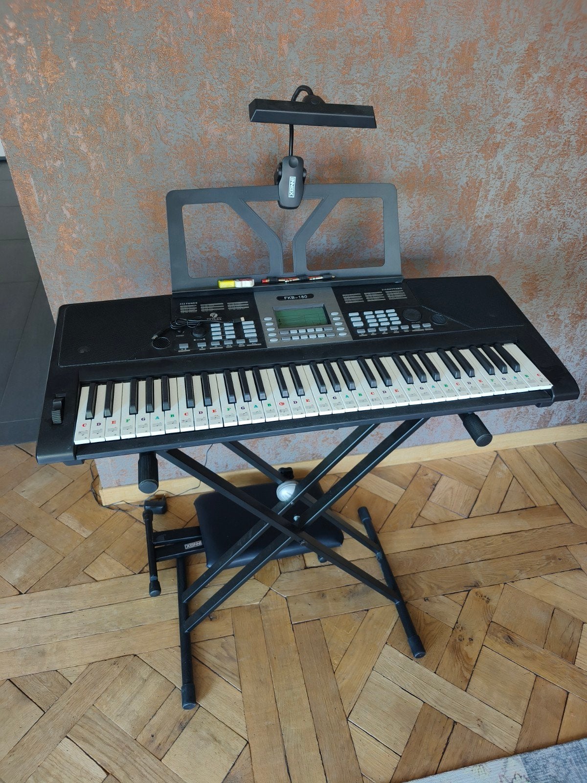 Fazley FKB 180 Keyboard met standaard, kruk en verlichting, Muziek en Instrumenten, Keyboards, Ophalen, Zo goed als nieuw, Overige merken