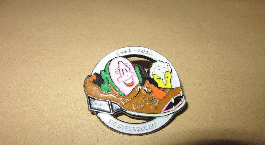 Carnaval pin De Steunzolen 1961-2016, Verzenden, Zo goed als nieuw, Overige onderwerpen
