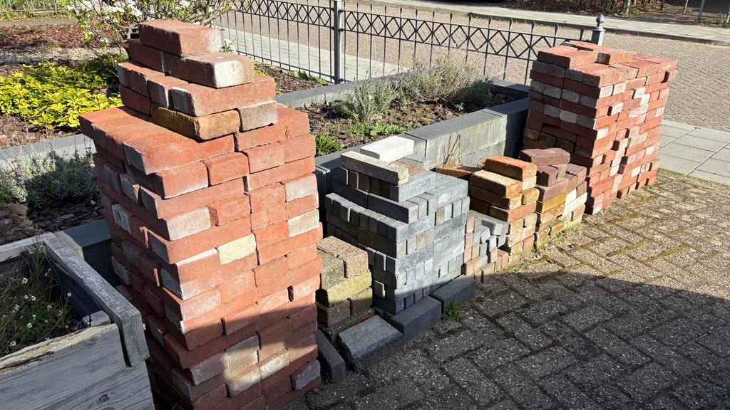 Bakstenen en straatstenen, verschillende soorten, Tuin en Terras, Tegels en Klinkers, Ophalen, Overige materialen, Gebruikt, Klinkers