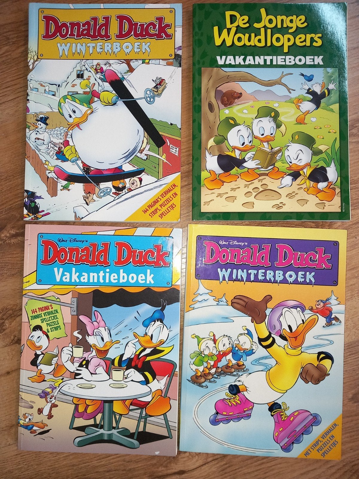 Donald Duck 2x winterboek (2000 en 2006) en 2x zomerboek, Meerdere comics, Ophalen of Verzenden, Gelezen, Europa