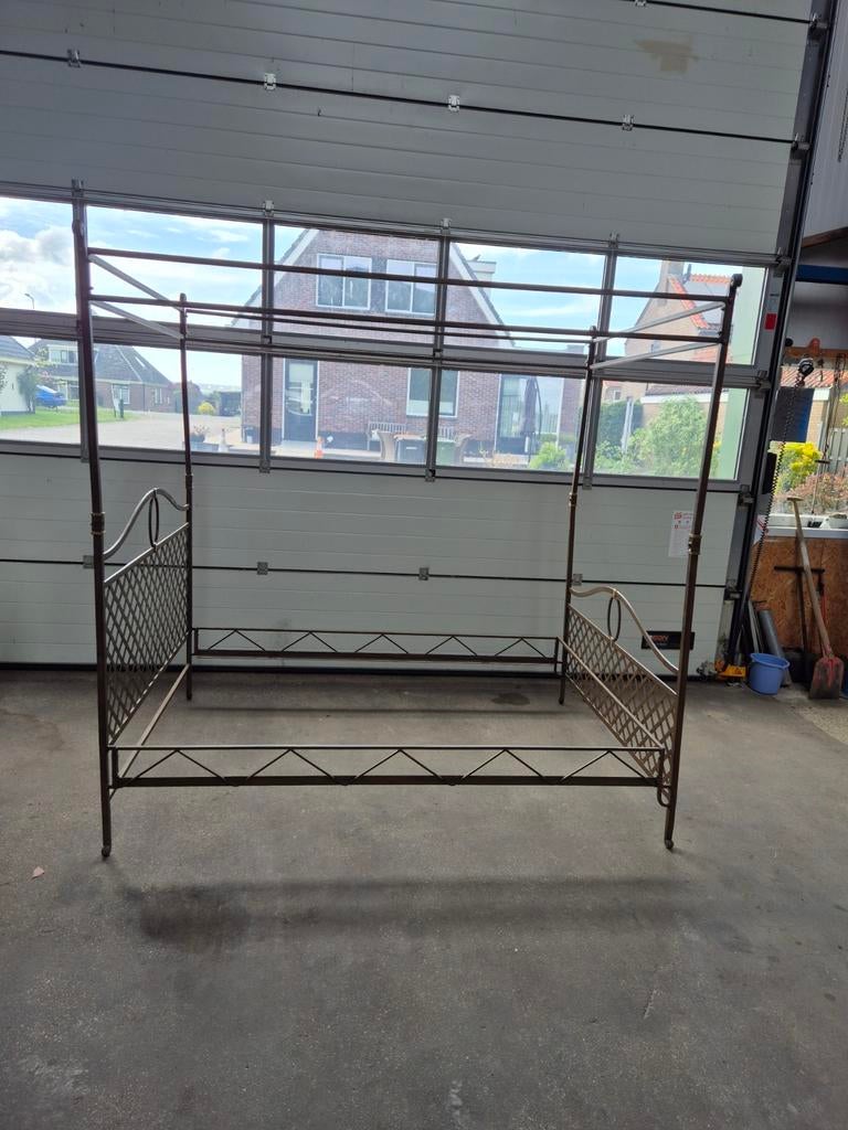 Hemelbed 140x200cm metaal goudkleur uniek, Ophalen