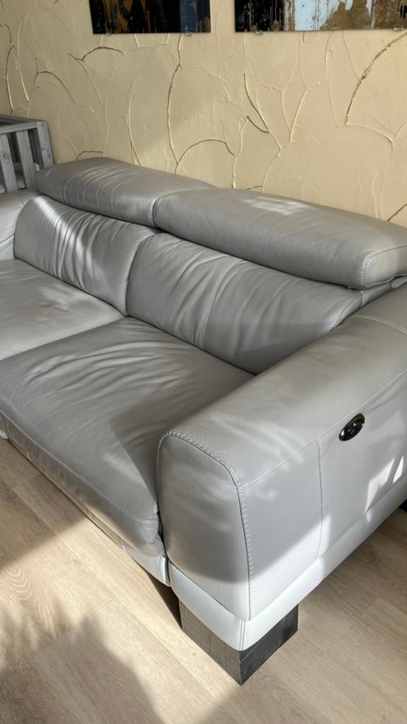 Bank , Grijs Leer met relax functies! MOET WEG, Ophalen