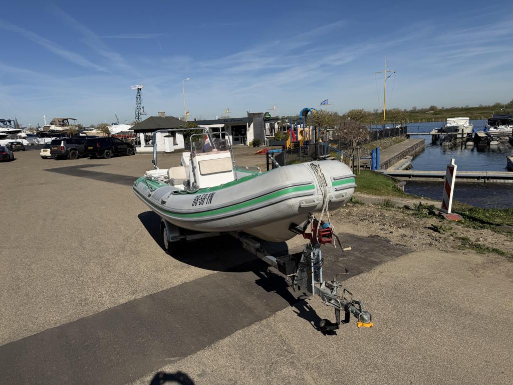 Lomac 550 IN S RIB - Johnson 70PK - Sportief & Krach, Watersport en Boten, Rubberboten, 6 m, Gebruikt, Benzine, Overige merken