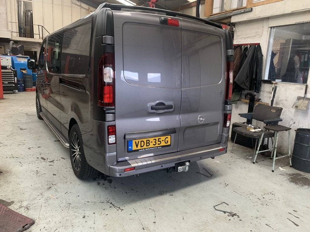 Opel Vivaro Bumperplaat RVS bumperlijst, Niet ingevuld, Niet ingevuld, Niet ingevuld