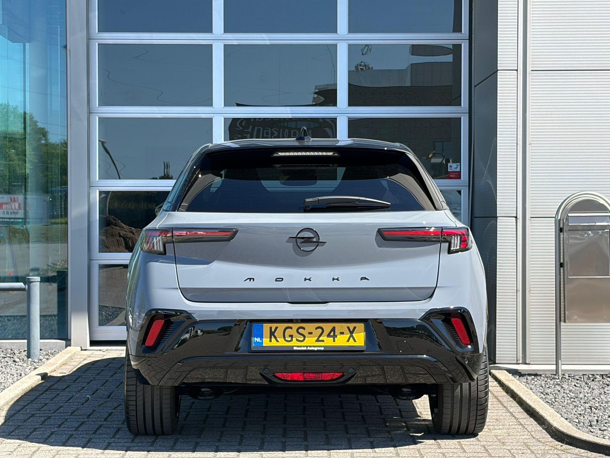 Opel Mokka Electric GSE 54 kWh | 281 pk | Navigatie | Sports, Zwart, Mokka-e, Alcantara, Origineel Nederlands