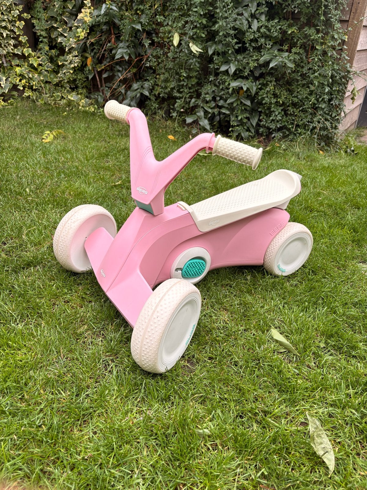 BERG GO PINK loopfiets met duwstok - Nieuwstaat, Ophalen, Nieuw, Loopvoertuig