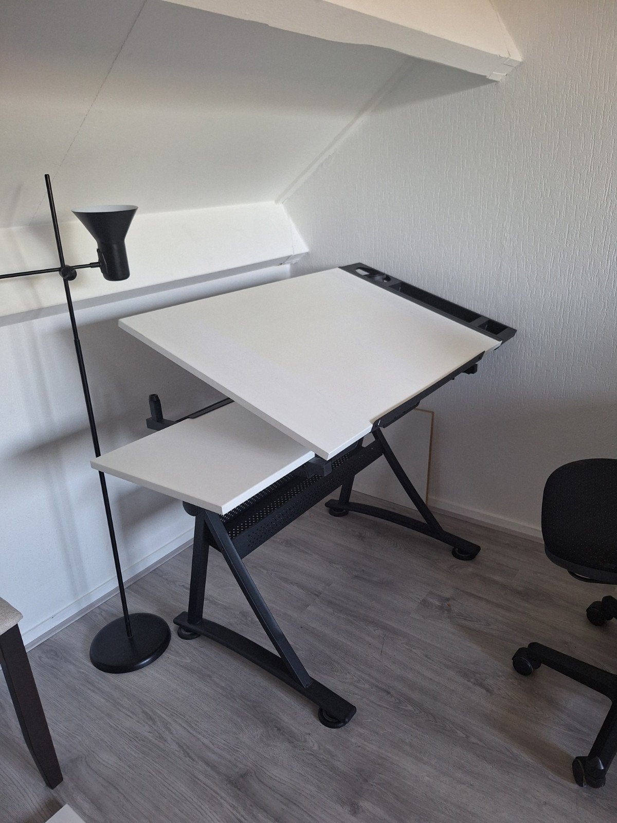 Tekentafel met verstelbaar blad en opbergruimte, Doe-het-zelf en Verbouw, Tekentafels, Zo goed als nieuw, Minder dan 130 cm, Ophalen