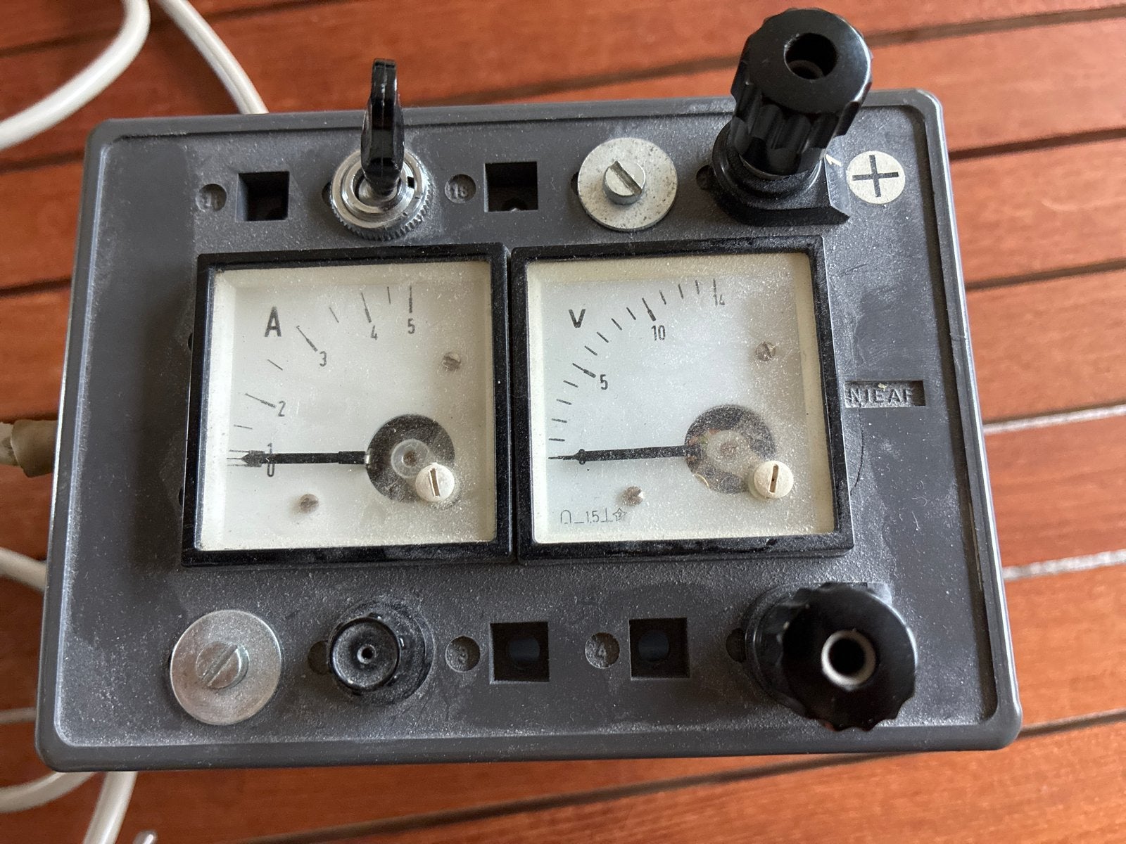 Vintage NIEAF Voedingseenheid met Ampère- en Voltmeter, Ophalen of Verzenden