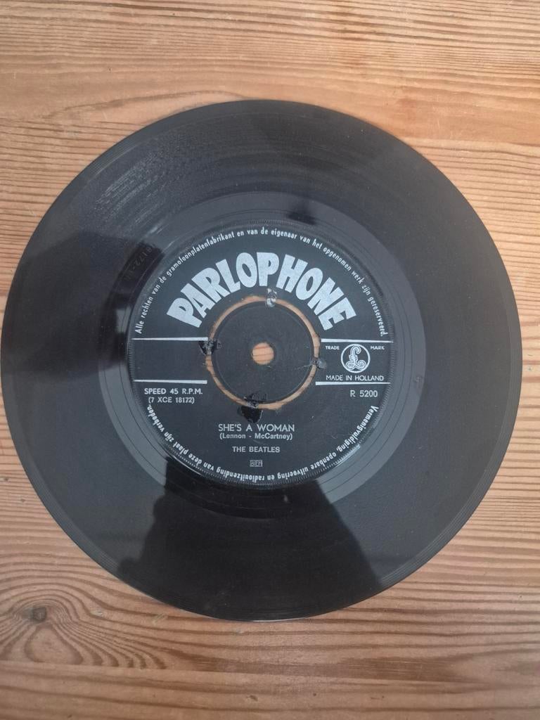 The Beatles - I Feel Fine / She's A Woman (Single), Cd's en Dvd's, Vinyl Singles, Gebruikt, Originele persing, 7 inch, Single