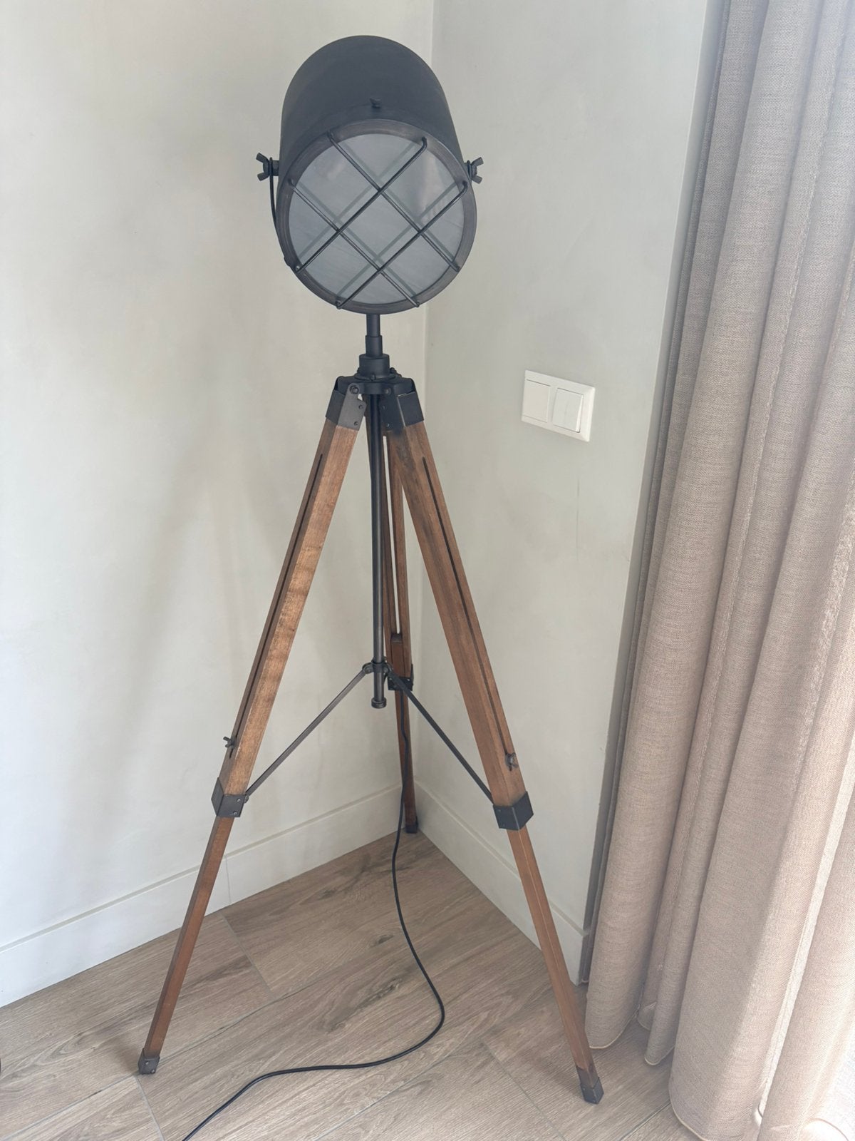 💡Mooie, industriële vloerlamp driepoot 🛋️, Ophalen, 100 tot 150 cm, Zo goed als nieuw, Industrieel, modern landelijk