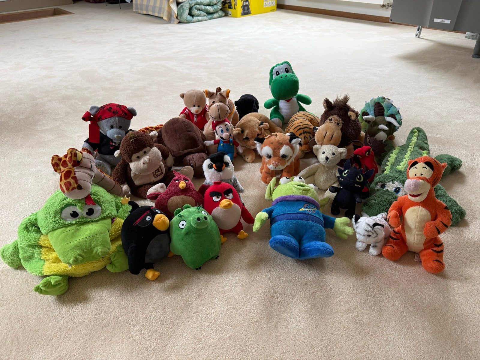 Grote collectie knuffels van diverse merken en karakters, Ophalen of Verzenden, Angry Birds, Klein (minder dan 20 cm), Beige