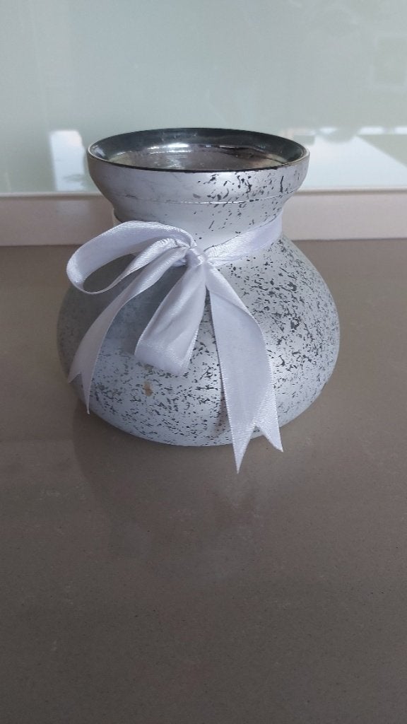 Wit/ zilver grijze vaas., Huis en Inrichting, Woonaccessoires | Vazen, Ophalen of Verzenden, Wit